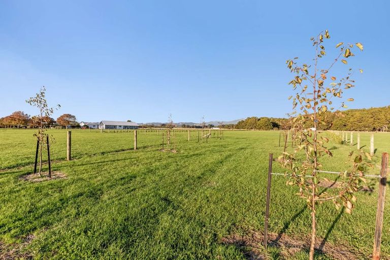 Photo of property in 35 Woven Stone Way, Ohau, 5570