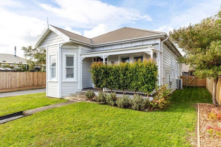 Photo of property in 17 Perrin Place, Kelvin Grove, Palmerston North, 4414