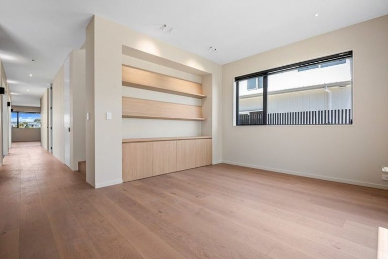 Photo of property in 43 Bristol Freighter Road, Hobsonville, Auckland, 0616