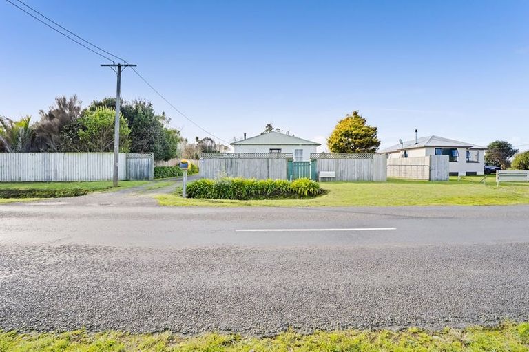 Photo of property in 409 Ohangai Road, Hawera, 4672