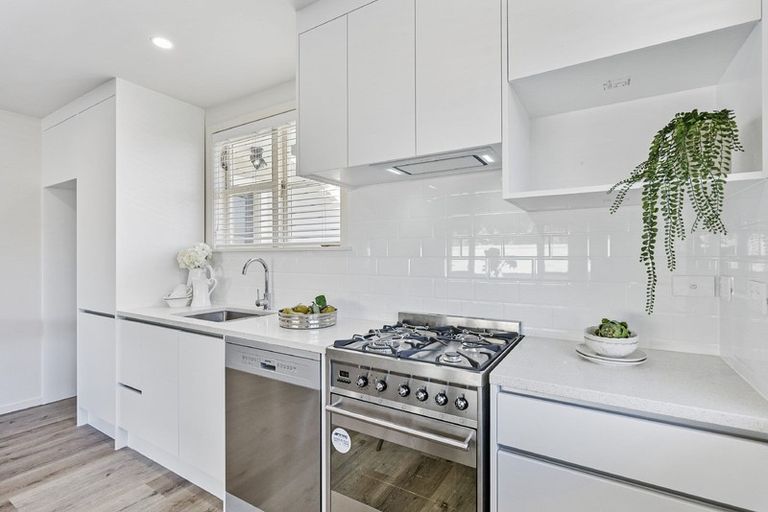 Photo of property in 16 Botany Road, Howick, Auckland, 2010