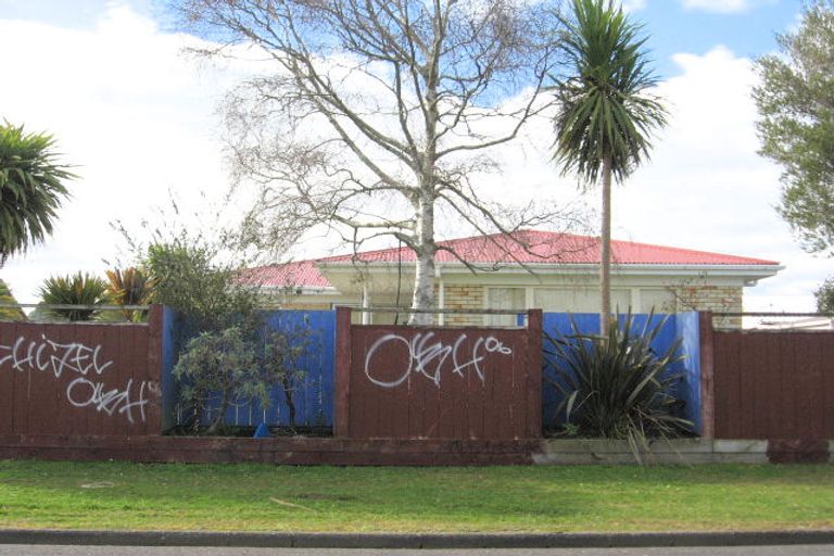 Photo of property in 2/48 Rollerson Street, Papakura, 2110