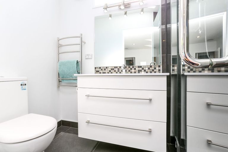 Photo of property in 31 Weymouth Street, New Plymouth, 4310