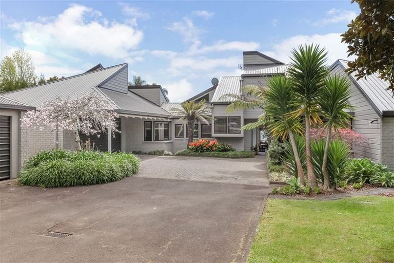 Photo of property in 60 Derbyshire Lane, Karaka, Papakura, 2580