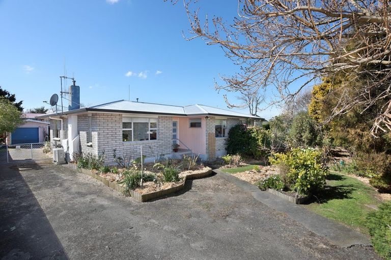 Photo of property in 17 Pirinoa Street, Feilding, 4702