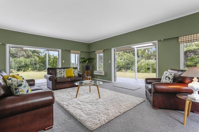 Photo of property in 249 Forest Hill Road, Waiatarua, Auckland, 0612