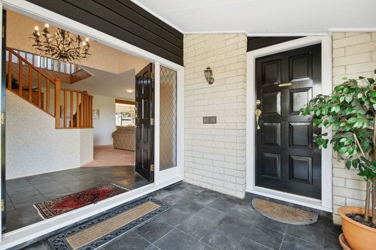 Photo of property in 8 Ferntree Terrace, West Harbour, Auckland, 0618