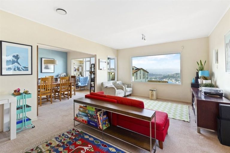 Photo of property in 13a Puketiro Avenue, Northland, Wellington, 6012