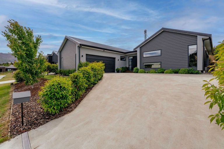Photo of property in 45 Mount Linton Avenue, Wanaka, 9305