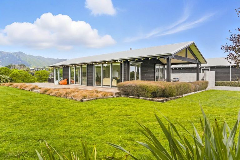 Photo of property in 34 Pairuku Lane, Peka Peka, Waikanae, 5391