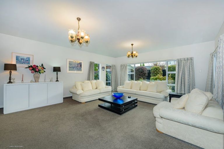 Photo of property in 22 Felstead Place, Avonhead, Christchurch, 8042