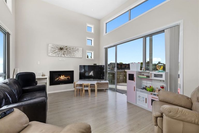 Photo of property in 42 Huarahi Pai Road, Huapai, Kumeu, 0810