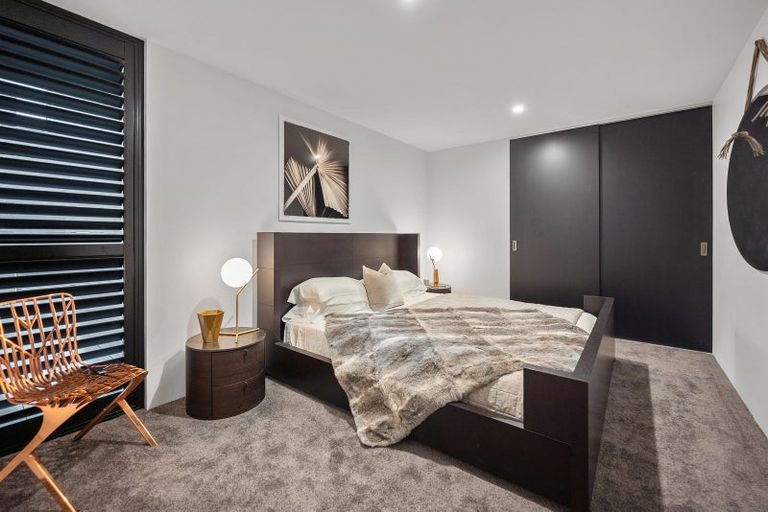 Photo of property in 314a Hurstmere Road, Takapuna, Auckland, 0622