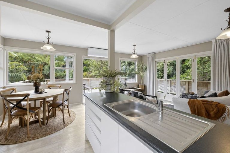 Photo of property in 49a Waiwaka Terrace, Strandon, New Plymouth, 4312