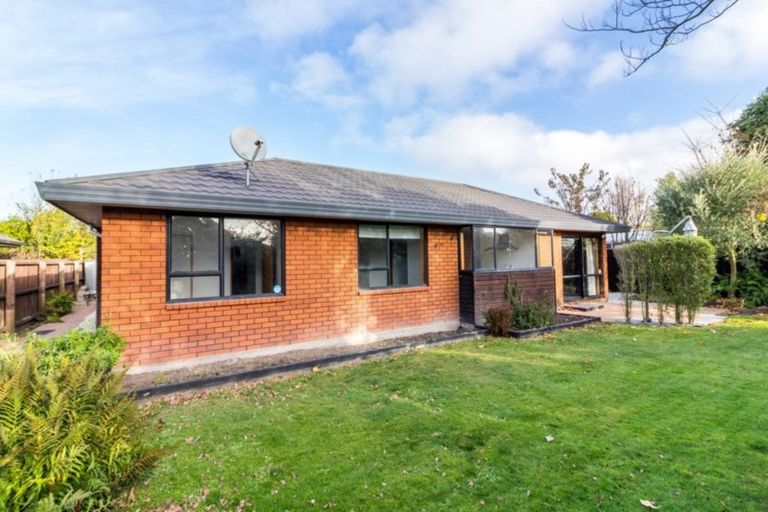 Photo of property in 2/8 Lovelock Street, Dallington, Christchurch, 8061