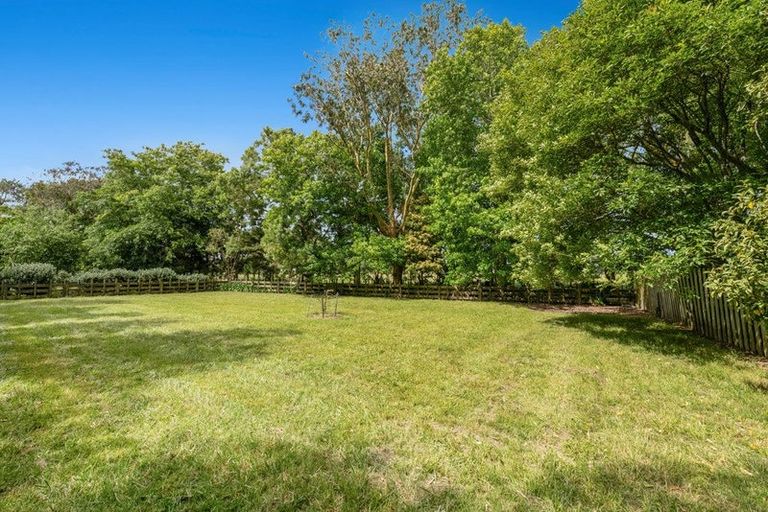 Photo of property in 2162 State Highway 16, Helensville, 0875