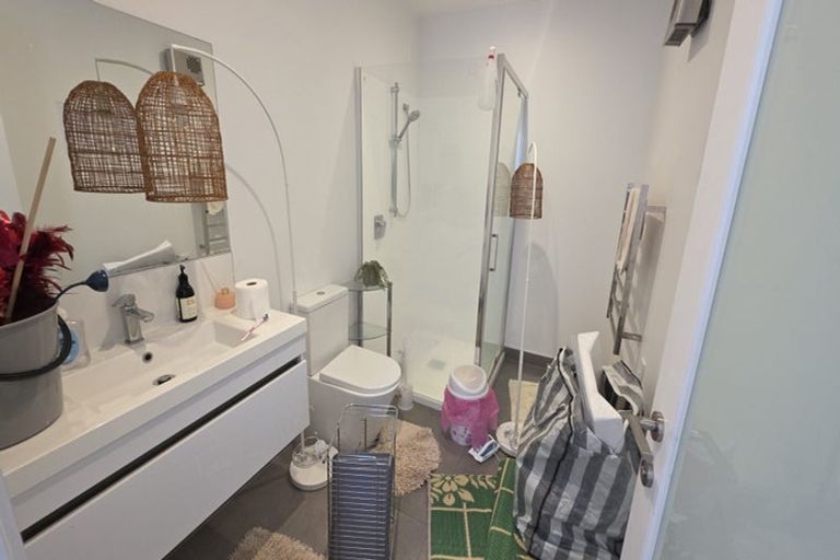 Photo of property in 15c Cessna Crescent, Mangere, Auckland, 2022