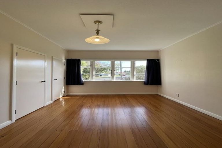 Photo of property in 6 Hobbs Grove, Epuni, Lower Hutt, 5011