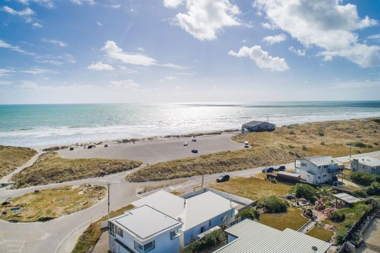 Photo of property in 21 Ocean Beach Street, Foxton Beach, Foxton, 4815