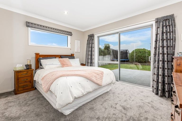 Photo of property in 4 Peel Lane, Aotea, Porirua, 5024