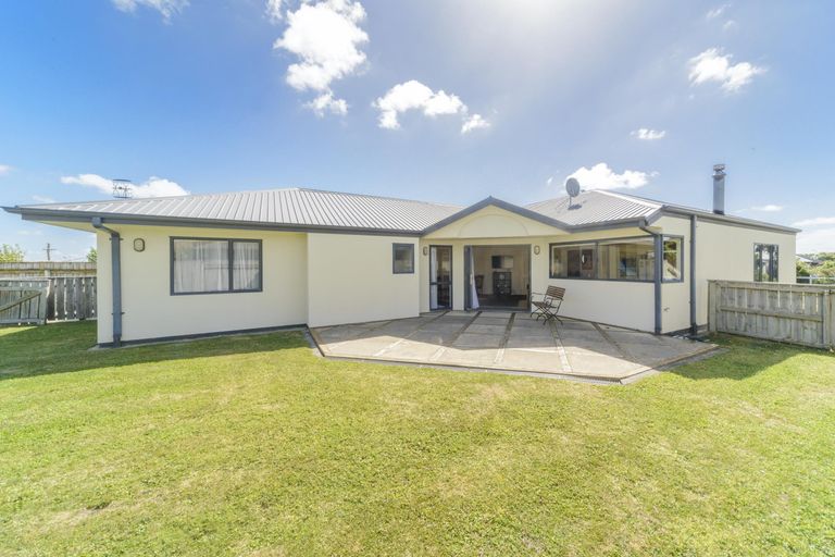 Photo of property in 110 Peter Hall Drive, Kelvin Grove, Palmerston North, 4414