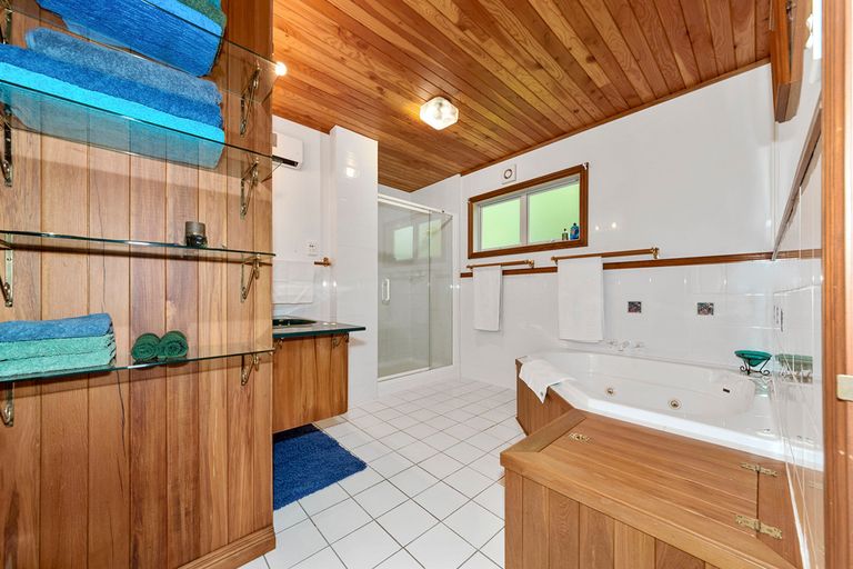 Photo of property in 1a Cochran Road, Oratia, Auckland, 0604