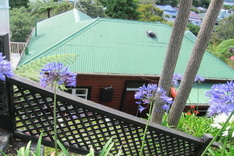 Photo of property in 5 Hadfield Terrace, Kelburn, Wellington, 6012