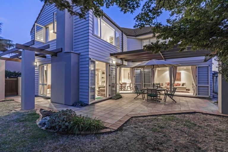 Photo of property in 1/19 Frater Avenue, Milford, Auckland, 0620