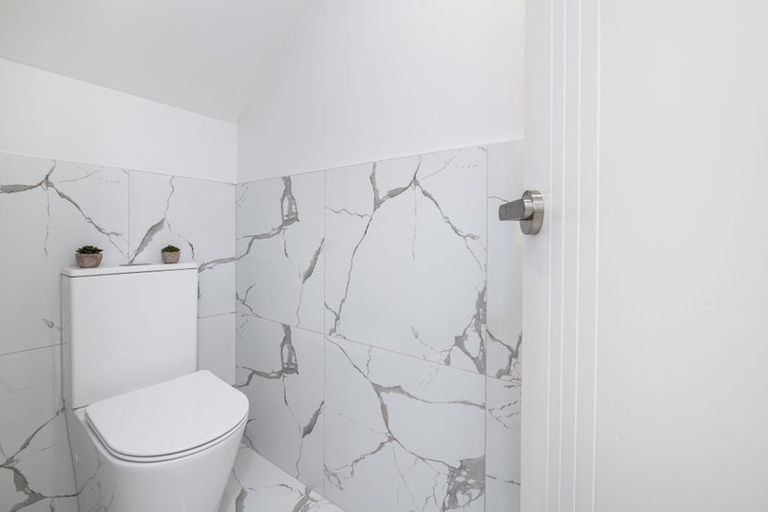 Photo of property in 23b Crystal Avenue, Glendene, Auckland, 0602