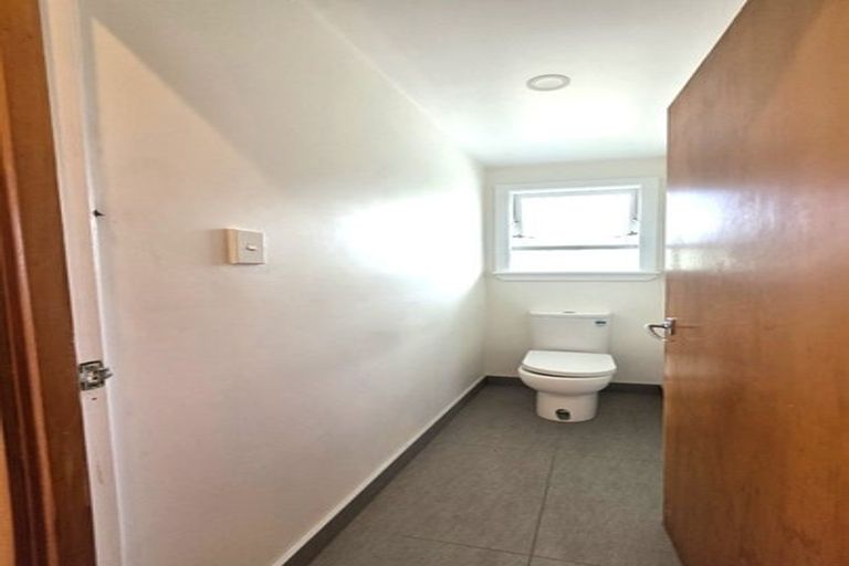 Photo of property in 54 Forest Hill Road, Henderson, Auckland, 0612