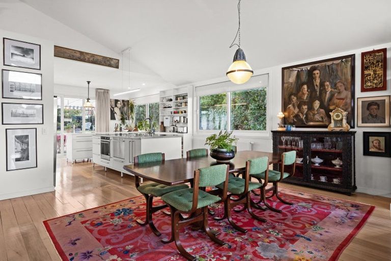 Photo of property in 6 Finnis Lane, Hospital Hill, Napier, 4110