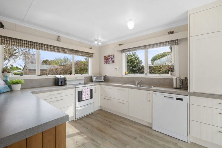 Photo of property in 5 Lydford Place, Spotswood, New Plymouth, 4310