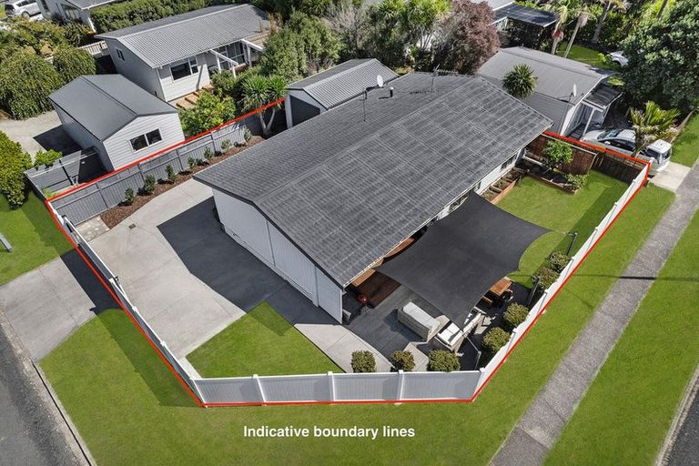 Photo of property in 98 Torkar Road, Clarks Beach, 2122