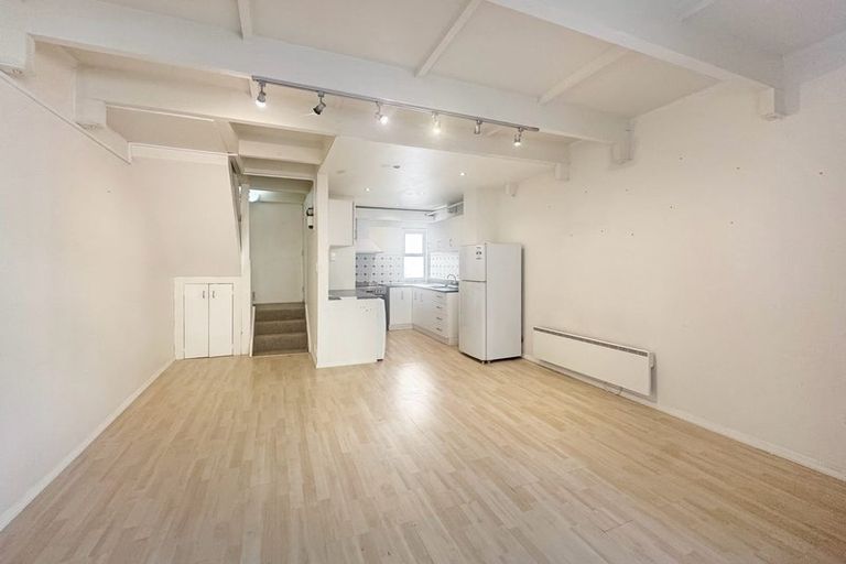 Photo of property in Sherwood Mews, 28r Bidwill Street, Mount Cook, Wellington, 6021