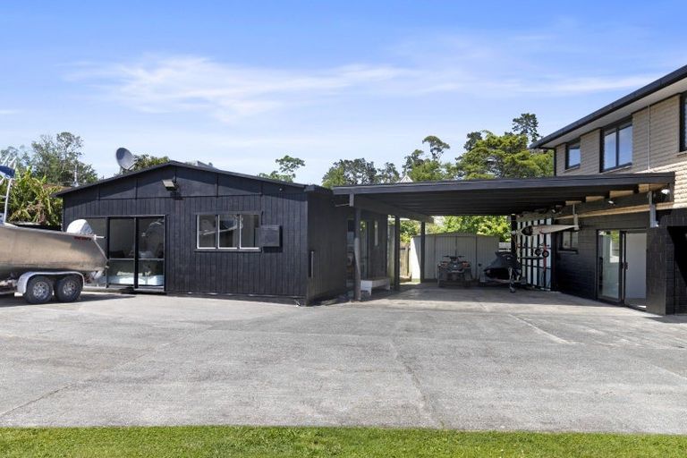 Photo of property in 10 Cottonwood Place, Kawakawa Bay, Papakura, 2585