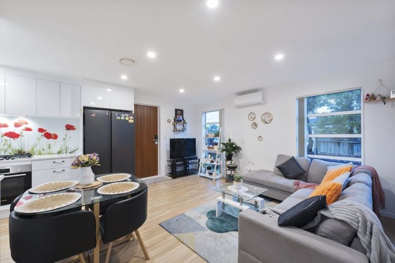 Photo of property in 96b Sturges Road, Henderson, Auckland, 0612