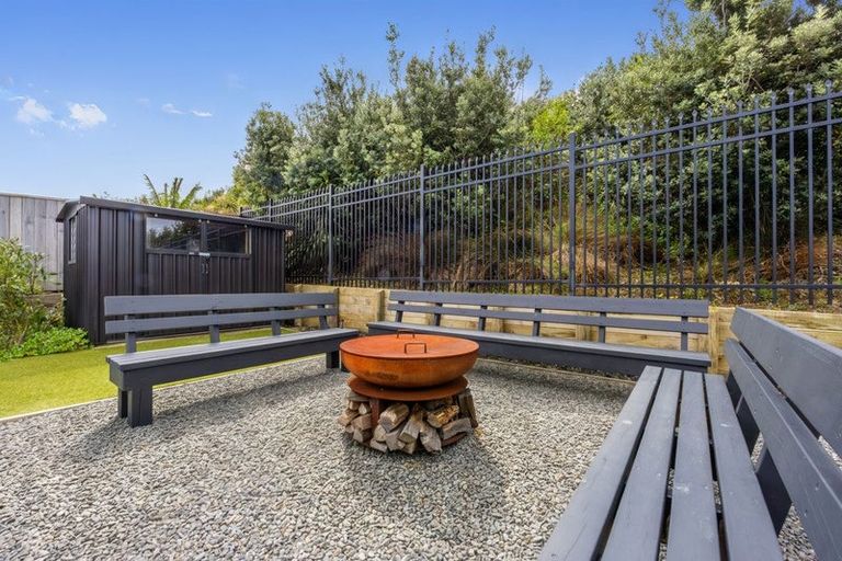 Photo of property in 19 Headsail Drive, Long Bay, Auckland, 0630