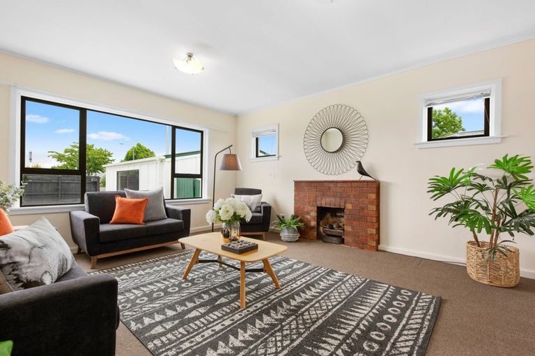 Photo of property in 1/40 Grimseys Road, Redwood, Christchurch, 8051