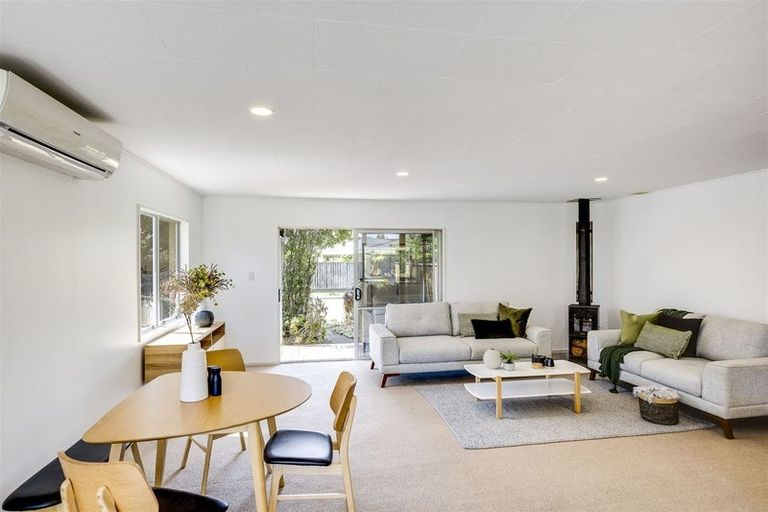 Photo of property in 3 Redwood Place, Te Awanga, 4102