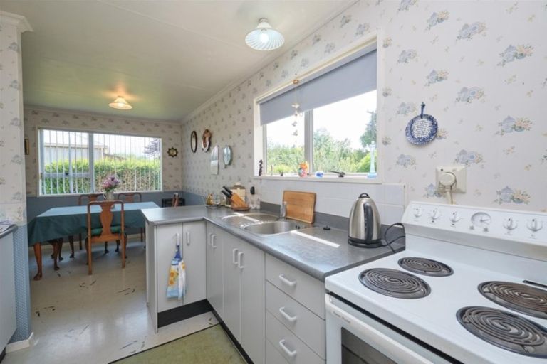 Photo of property in 33 Castle Street, Eltham, 4322