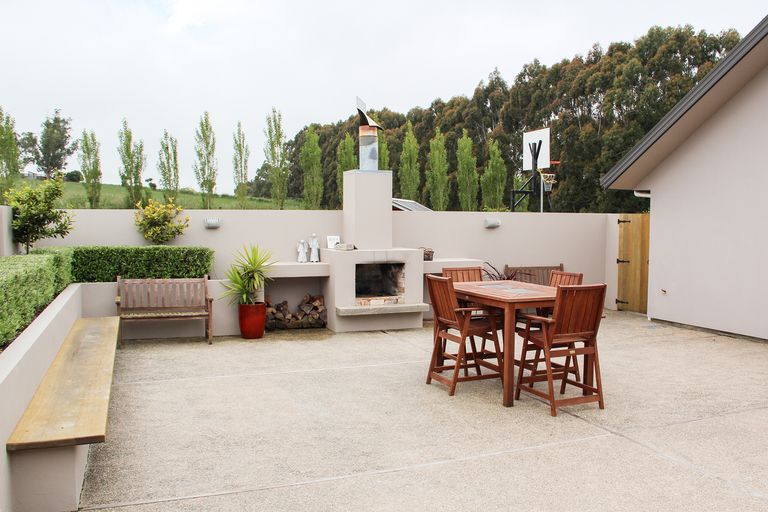 Photo of property in 4/102 Beach Road, Awamoa, Oamaru, 9495