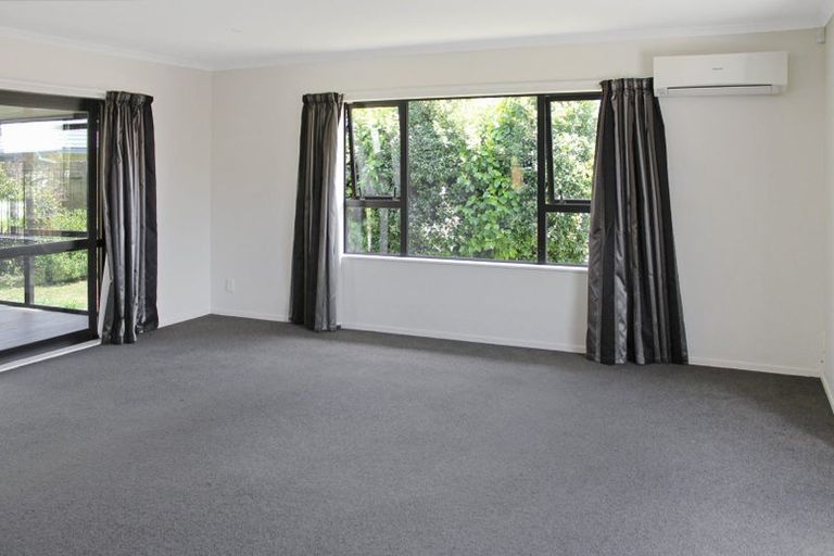 Photo of property in 22 Liberty Grove, Kelvin Grove, Palmerston North, 4414