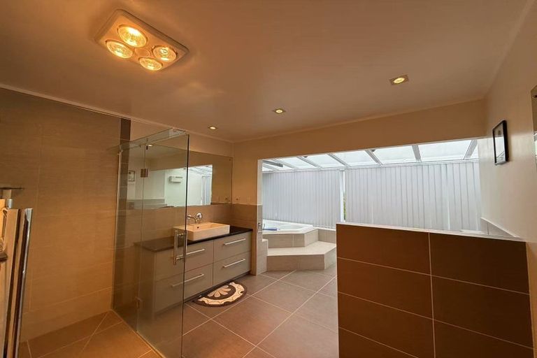 Photo of property in 47a Aberdeen Road, Castor Bay, Auckland, 0620