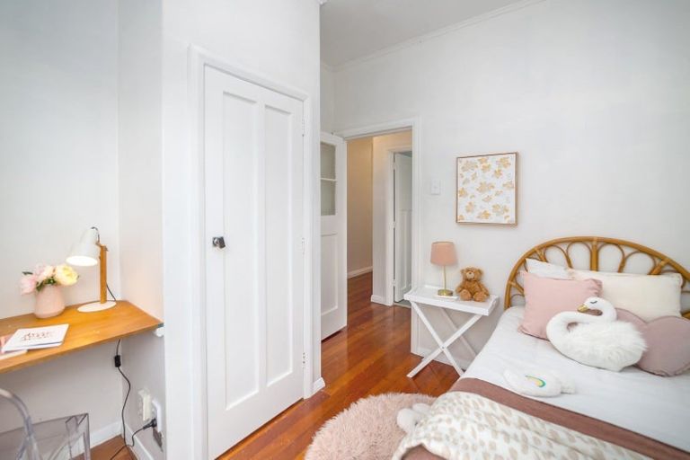 Photo of property in 10 Kent Street, Carterton, 5713