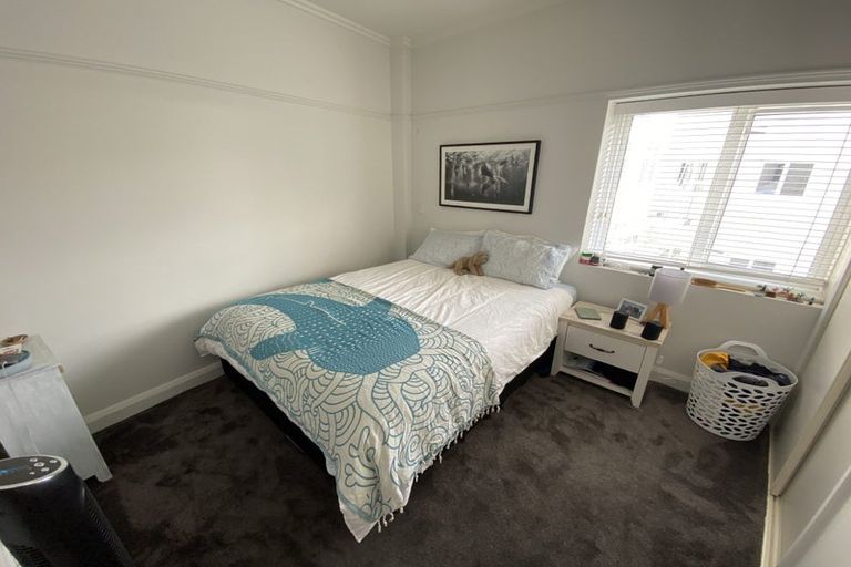 Photo of property in Fountain Court, 1/48 Oriental Parade, Oriental Bay, Wellington, 6011