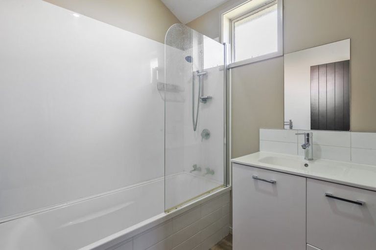 Photo of property in 438 Barbadoes Street, Edgeware, Christchurch, 8013