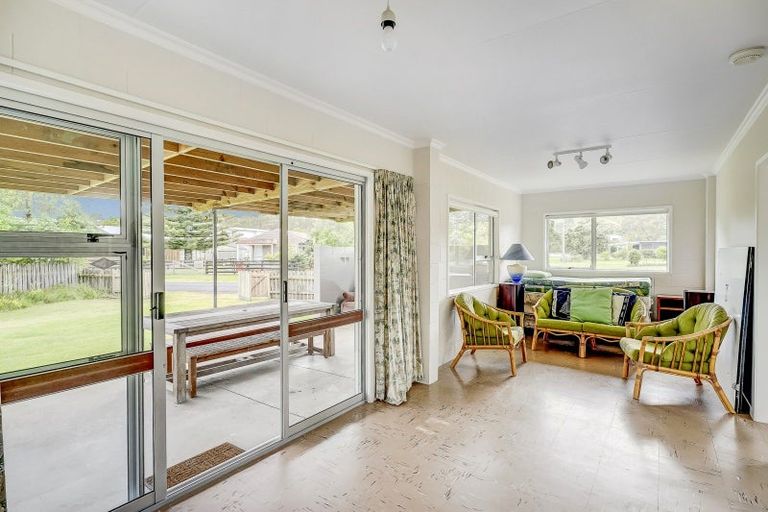 Photo of property in 4 Hardy Place, Cooks Beach, Whitianga, 3591