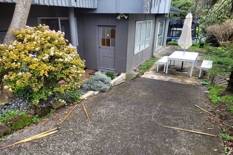 Photo of property in 55 Allington Road, Massey, Auckland, 0614