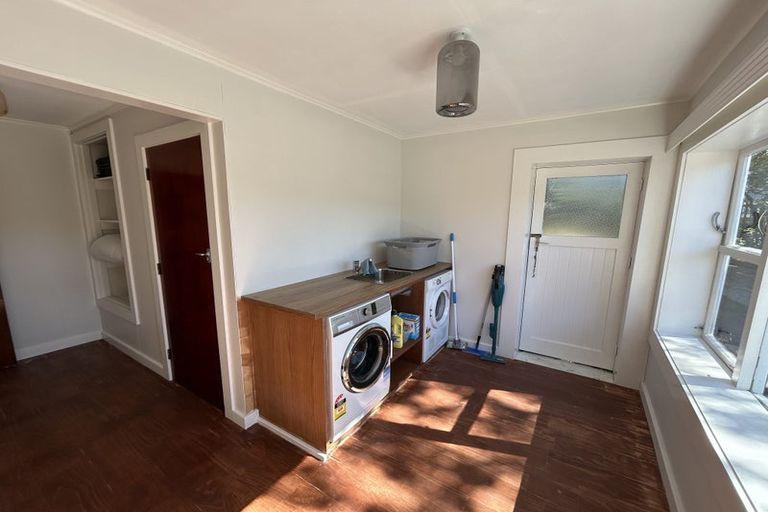 Photo of property in 18 Aplin Terrace, Ngaio, Wellington, 6035