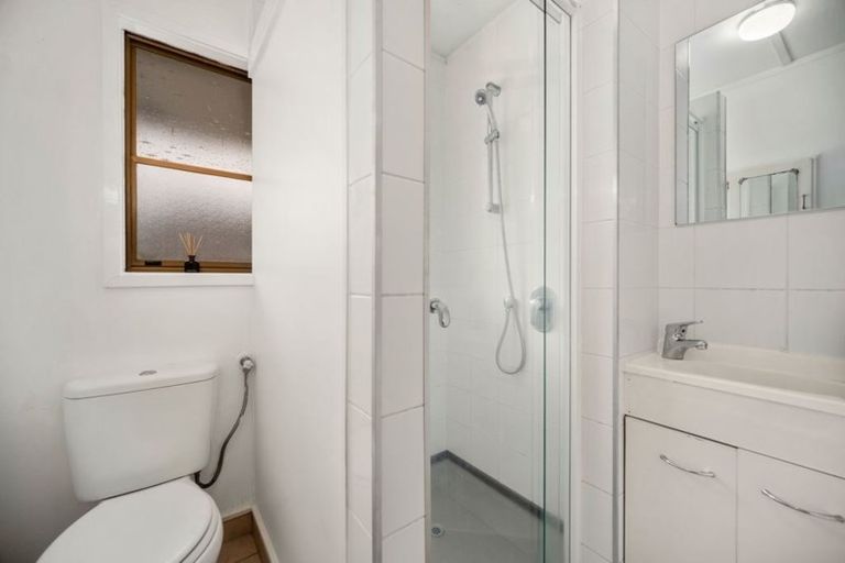 Photo of property in 2/35-37 O'donn Avenue, Beach Haven, Auckland, 0626